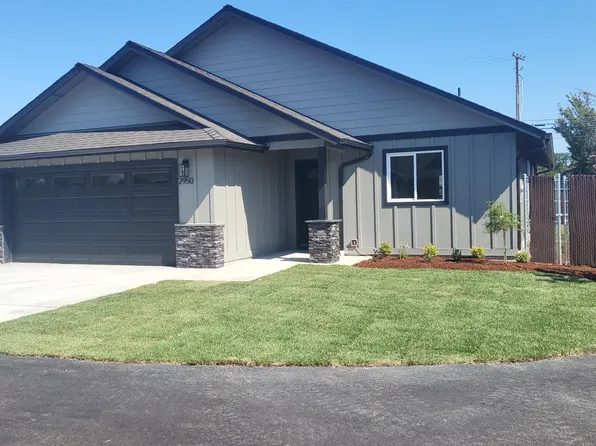 2950 Coopers Lndg, Grants Pass, OR 97527
