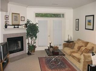 2502 Waters Edge Dr, Newark, DE 19702