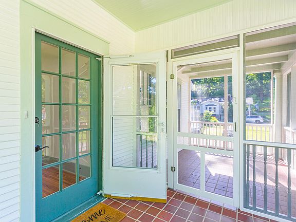 3rd image of 129 Narragansette Ave