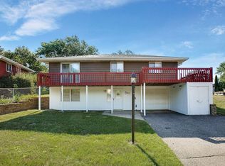 511 Granite Ave N, Oakdale, MN 55128