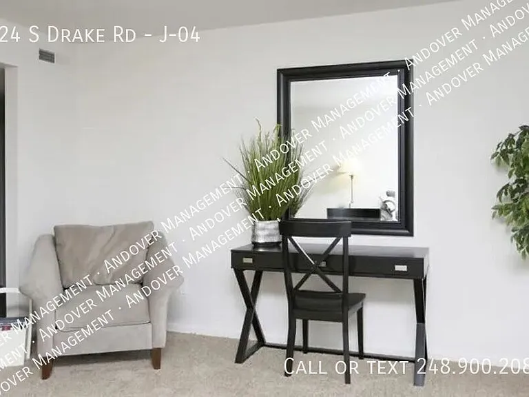 324 S Drake Rd #J-04 — Photo 8