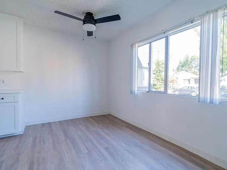 790 Coronado Ave — Photo 12
