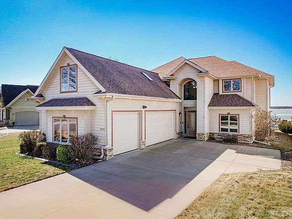 3rd image of 5728 Lake Edge Road