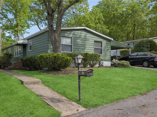 525 Riverleigh Avenue #169, Riverhead, NY 11901