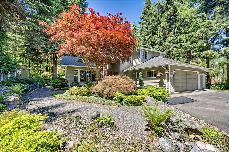 2nd image of 15153 Sunrise Drive NE