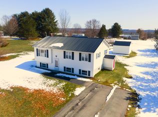 601 Moosehead Trl, Newport, ME 04953