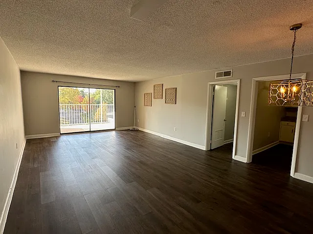 Building Photo - 1825 Saint Julian Pl #5E