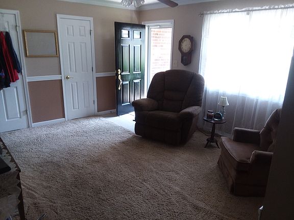 Living/family room (1)