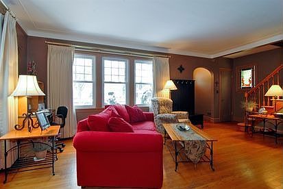 2nd image of 6714 W Thorndale Ave