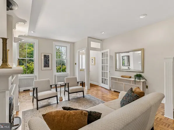 726 Fitzwater St, Philadelphia, PA 19147