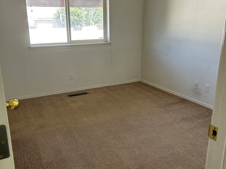 7301 Quail Springs Pl NE — Photo 2