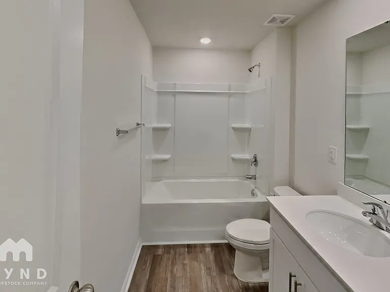 2331 Meadow Stream Dr — Photo 16