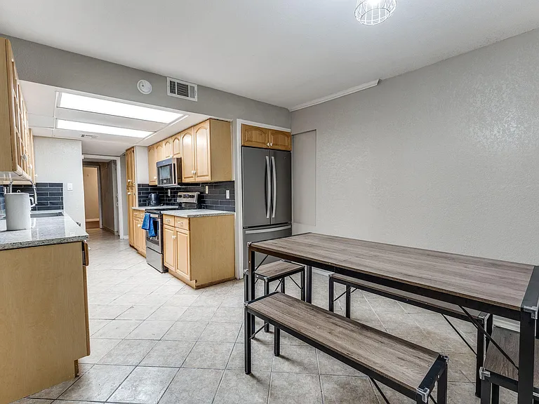 Fountainwood Dr — Photo 9