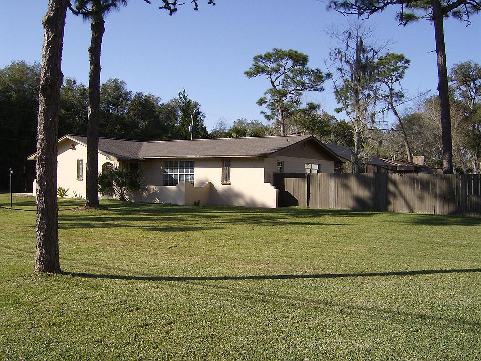 2/3 acre lot 3/2 home