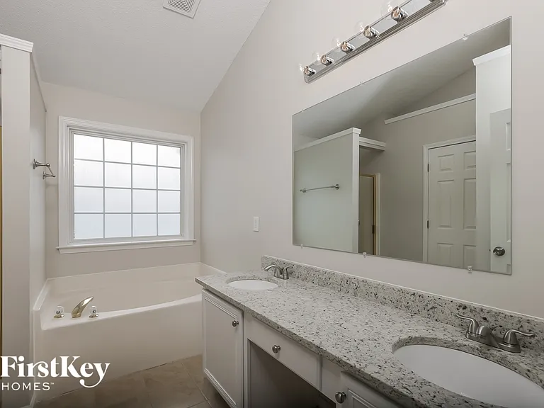 709 Southshore Pkwy — Photo 11