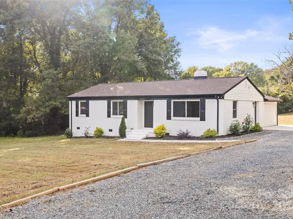8040 Lawyers Rd, Charlotte, NC 28227