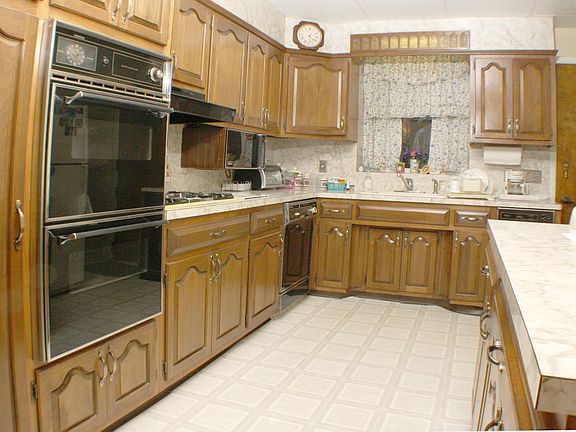 Kitchen with ample cabinets
