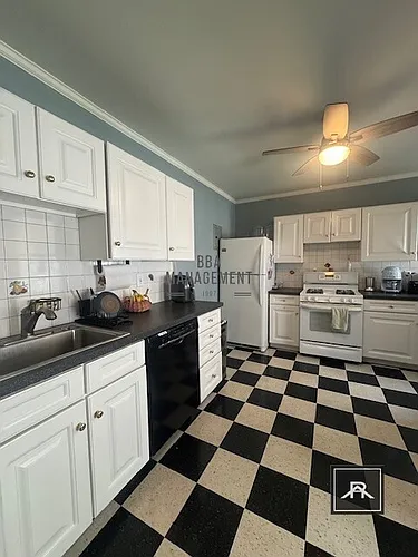 32 Chiswick Rd #5 Photo 1