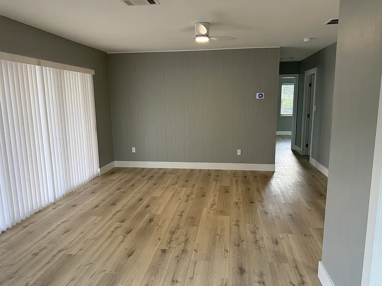 3104 Saint Clair Ave — Photo 22