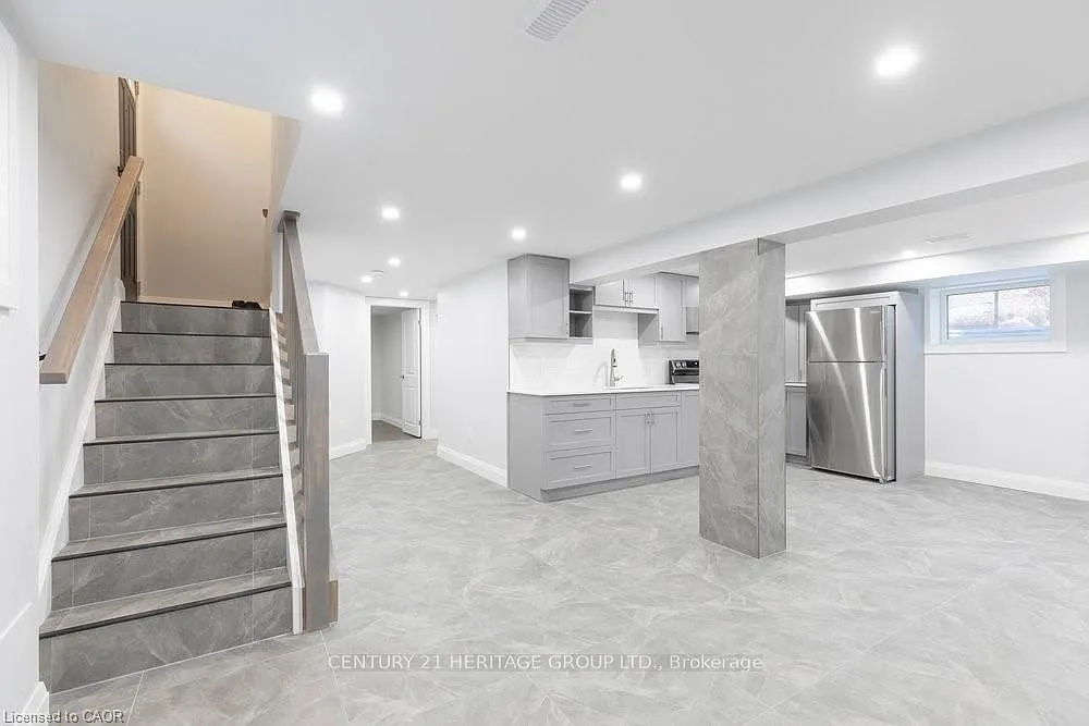 2 bed, $2,200 — Photo 1