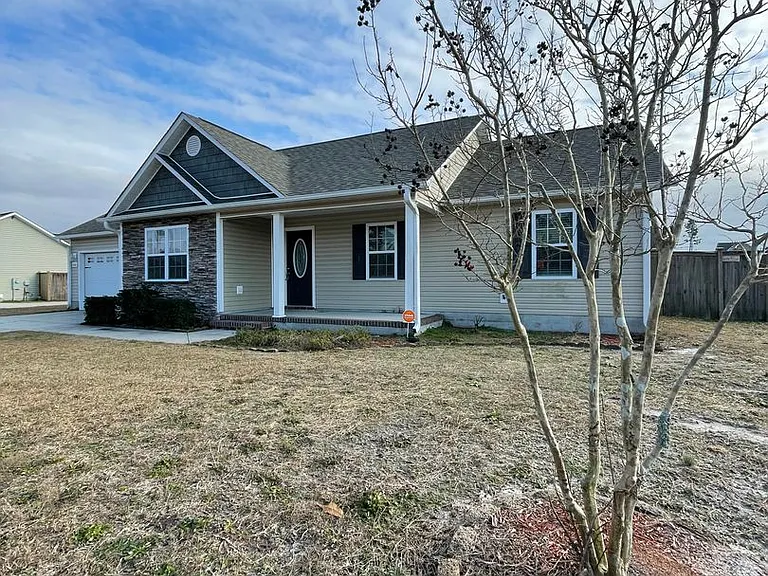 308 Sinclair Ln — Photo 2