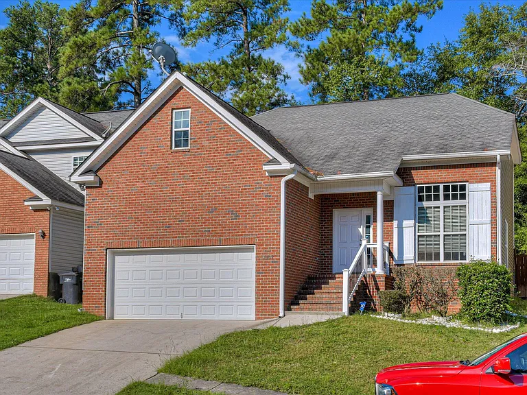 2909 Aylesbury Dr — Photo 2
