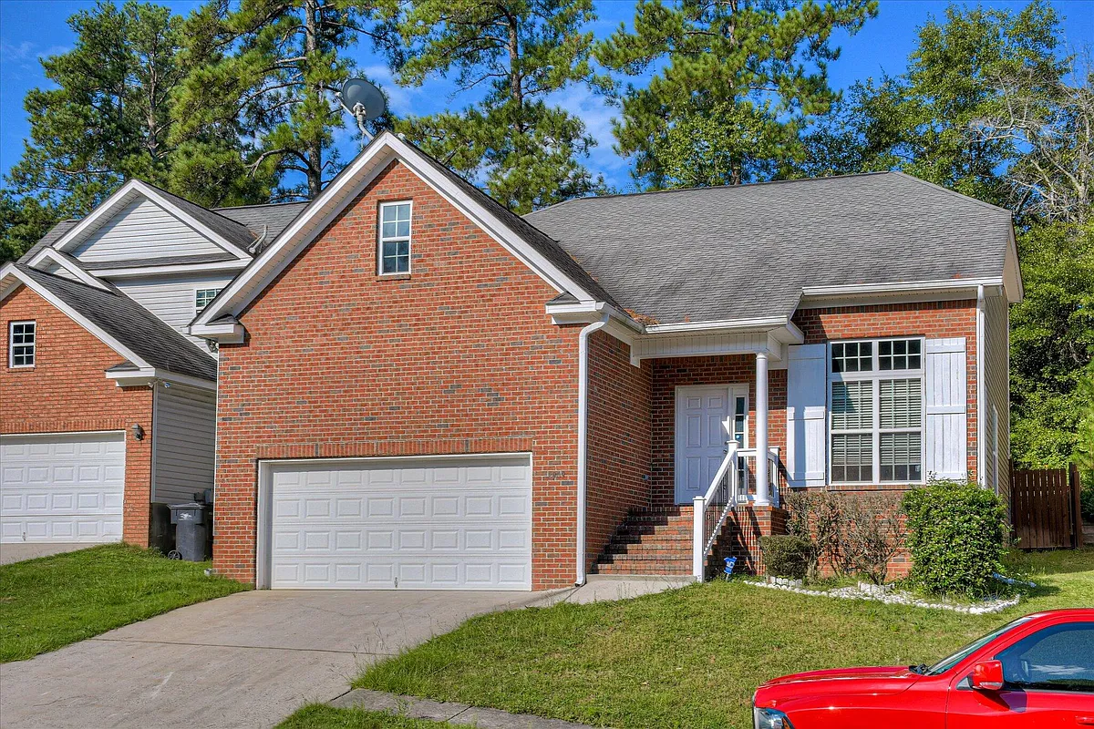 Building Photo - 2909 Aylesbury Dr