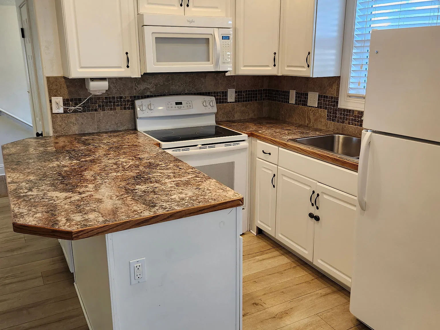 4 bed, 1800 sqft, $1,600 — Photo 2