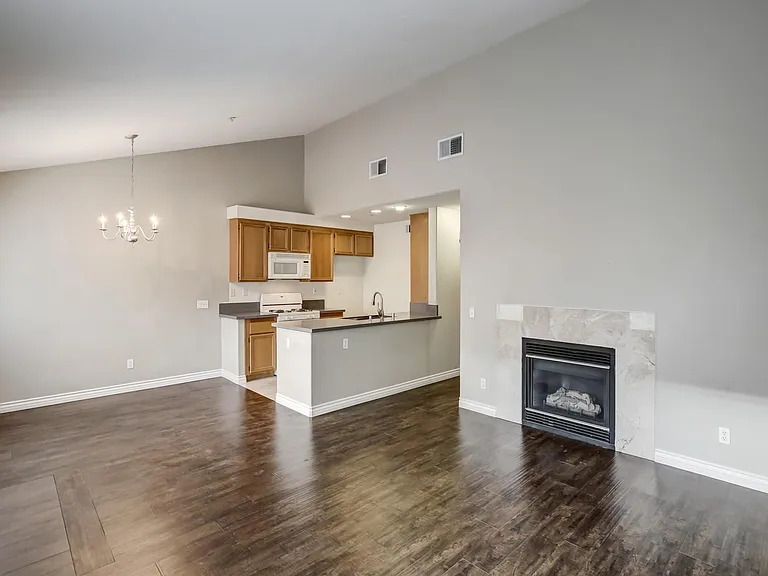 25595 Prospect Ave #ROOM FOR RENT — Photo 2