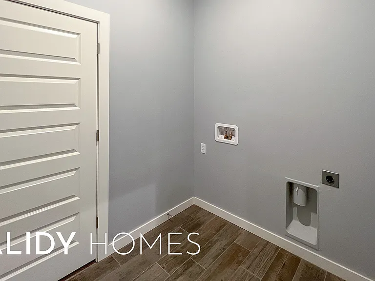 412 Remington Ave — Photo 1