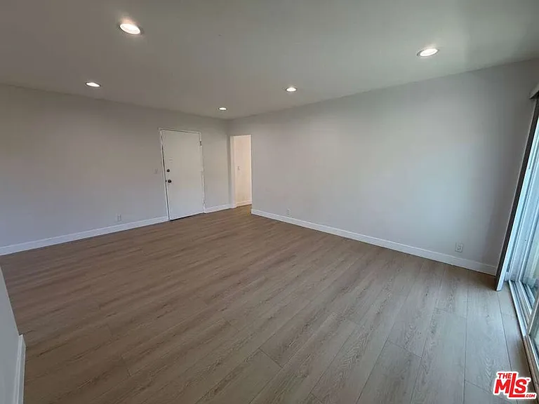 7607 Norton Ave #FRONT — Photo 8