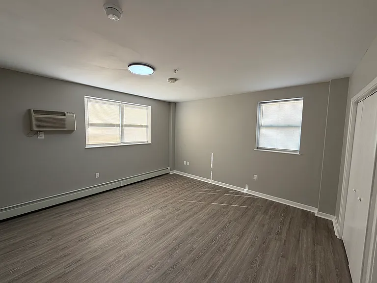 Austin Manor Apartments — Photo 22
