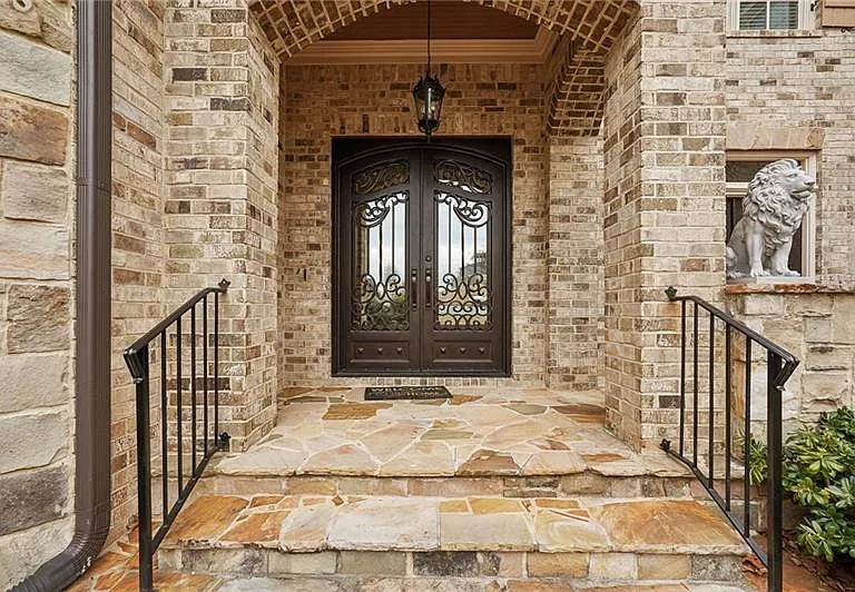 343 Summer Garden Dr — Photo 4