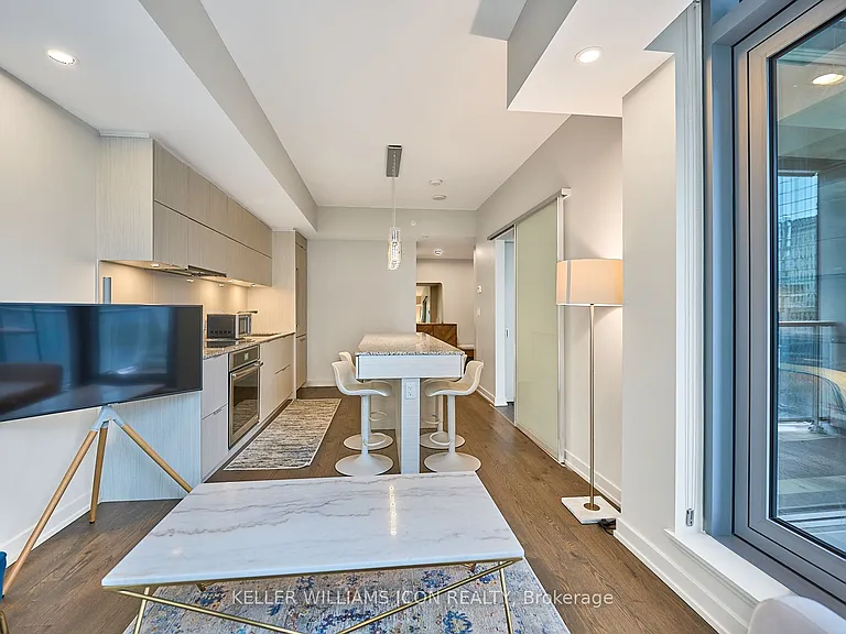 101 Queen St #911 — Photo 15