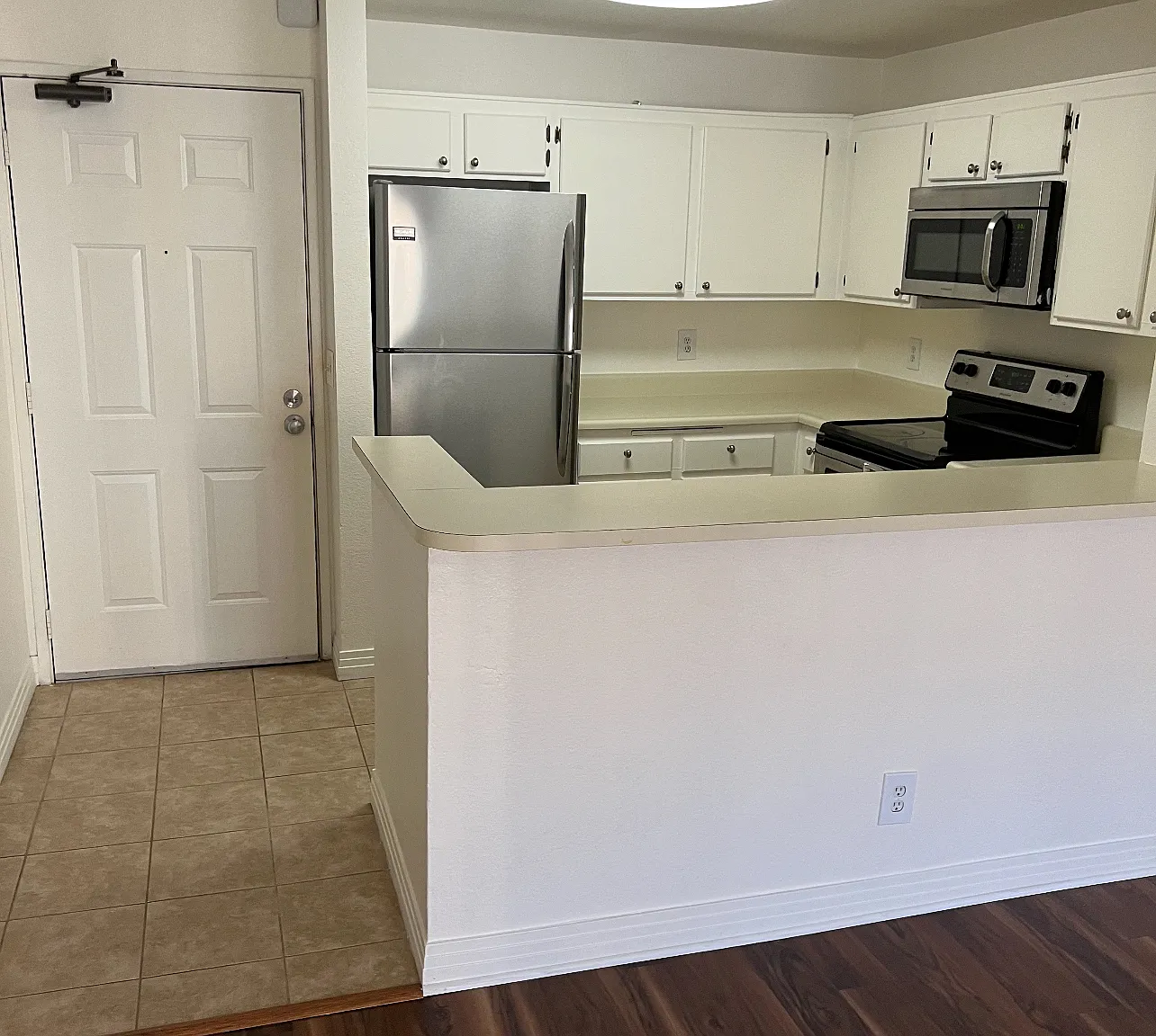 8889 Caminito Plaza Centro — Photo 3