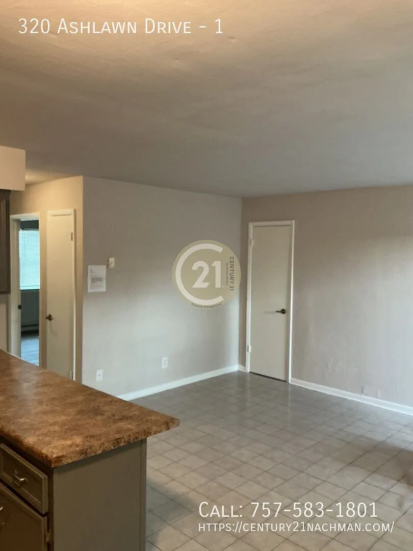 Two bedroom unit. Downstairs,very spacious — Photo 2