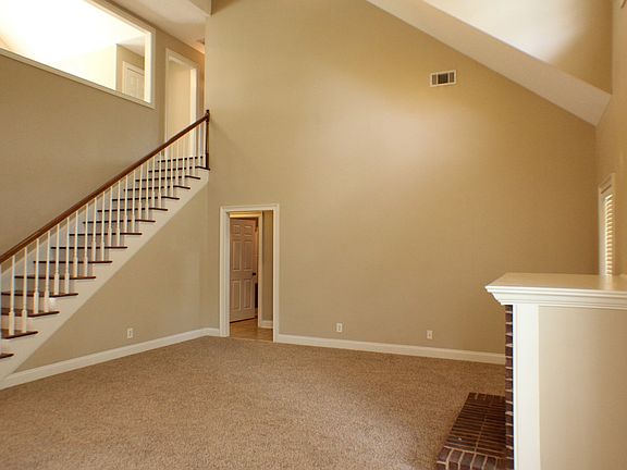 2nd image of 310 Bellemeade Cir