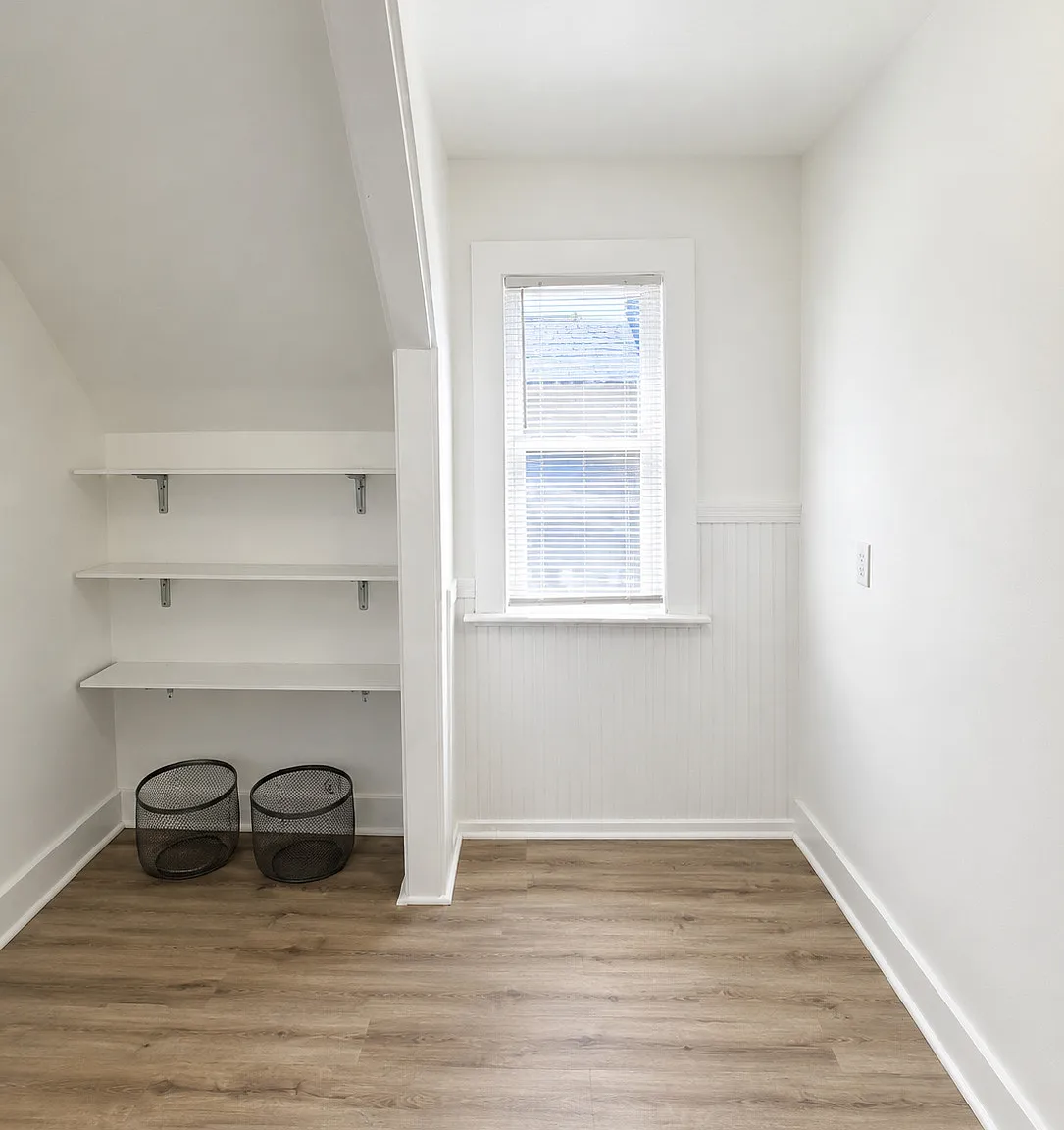 3 bed, 1.0 bath, 1251 sqft, $1,800 — Photo 3