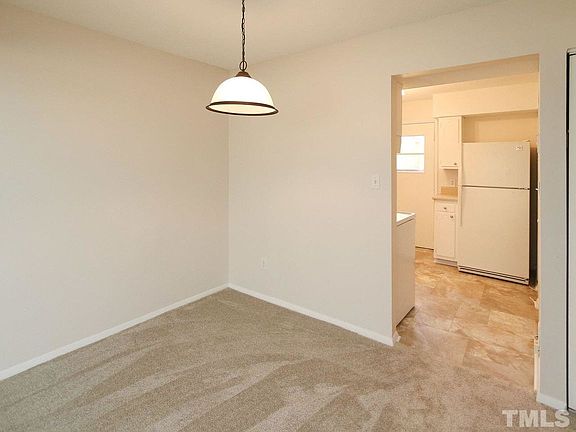 4th image of 220 Elizabeth St APT A10