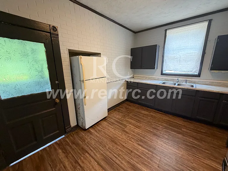 314 Porter St — Photo 3