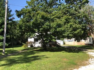 356 S Elm St, Paxton, IL 60957