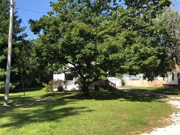 356 S Elm St, Paxton, IL 60957