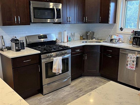 3rd image of 5 Plainfield Ave Floor 2