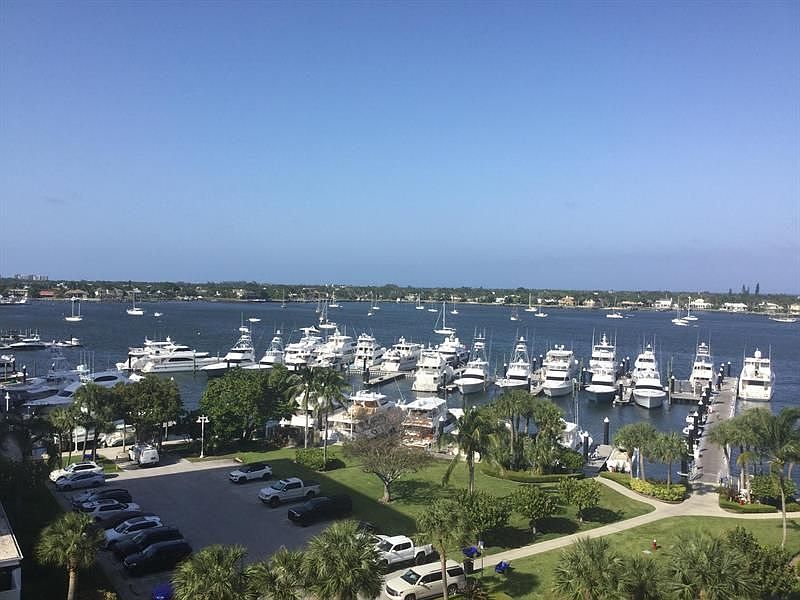 1st image of 136 Lakeshore Dr APT 810