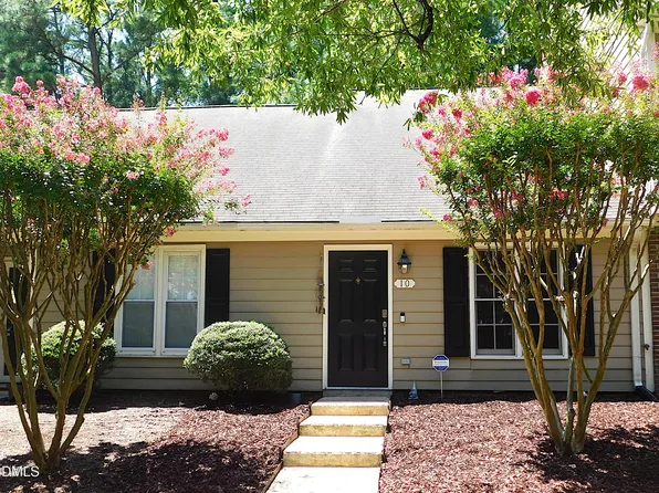 10 Crystal Oaks Ct, Durham, NC 27707
