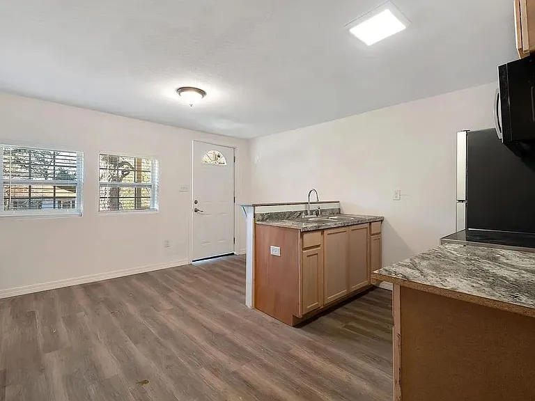 2147 Keith St — Photo 10