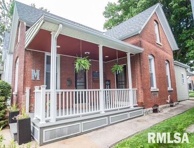 1208 N 9th St, Quincy, IL, 62301