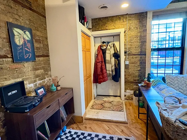 1340 N Bosworth Ave #GF — Photo 2