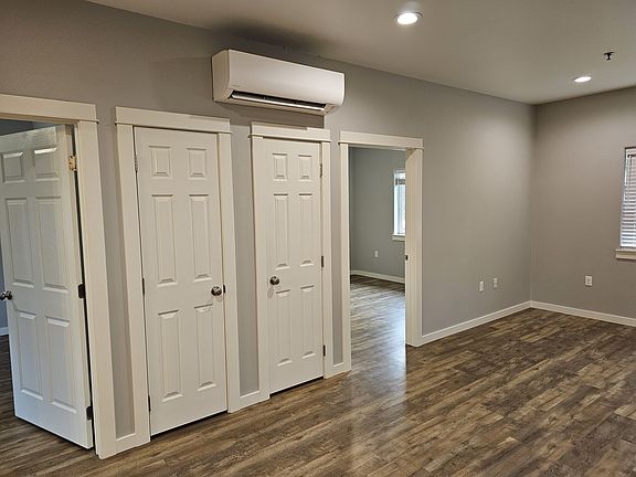 5th image of 2111 Alder St #4