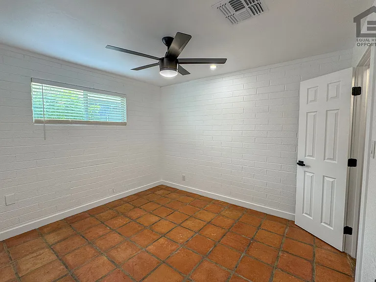 4933 E Willetta St — Photo 16